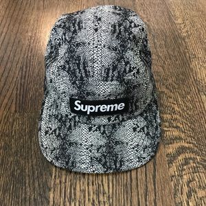 SUPREME FIVE PANEL HAT